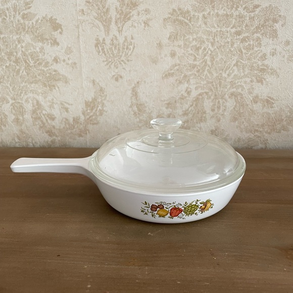Corningware Other - Vintage Corning ware skillet with lid